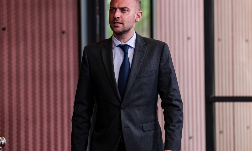 Jean-Noël Barrot débute un nouveau mois sans charisme