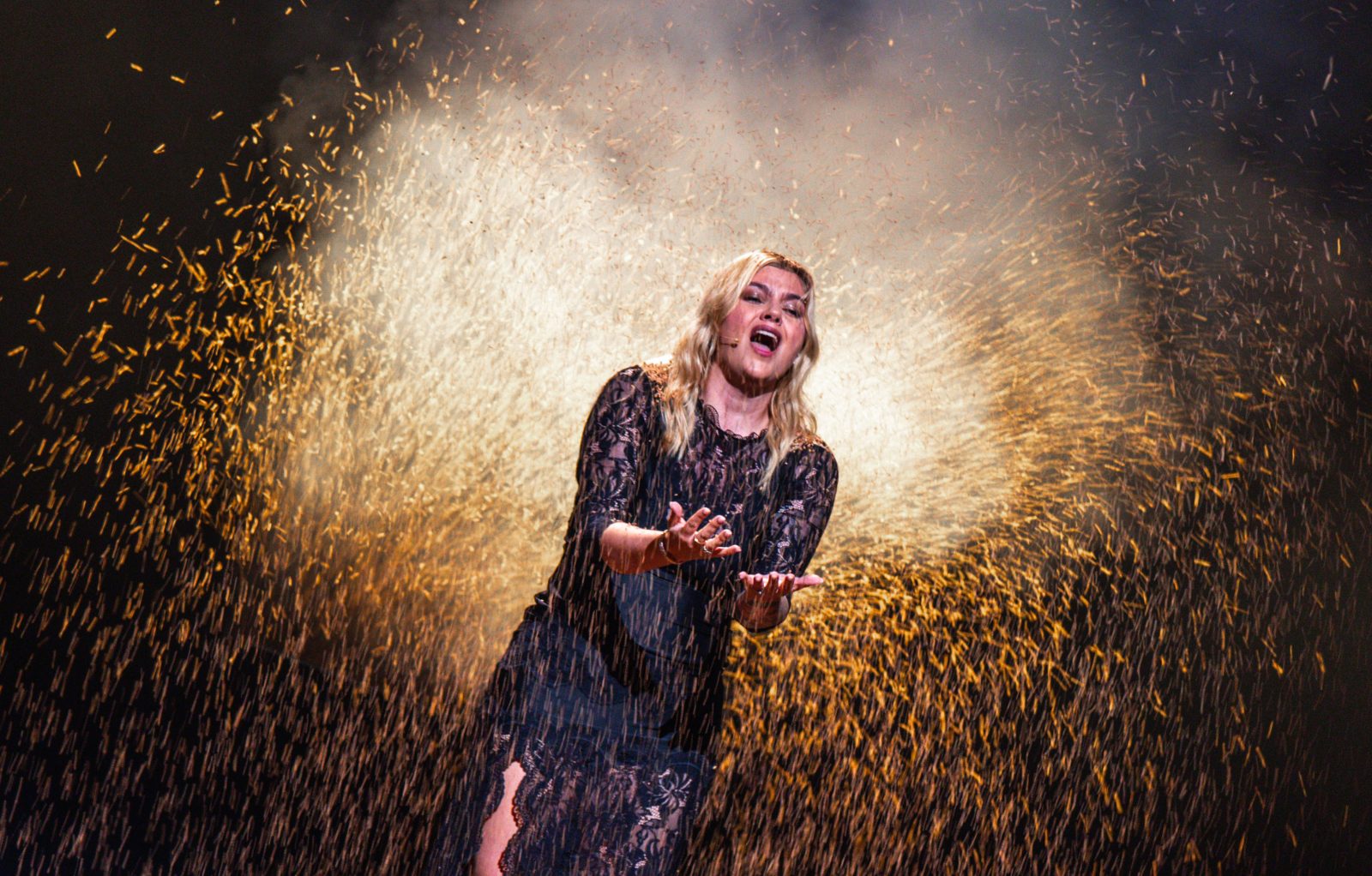 Eurovision – Louane « prête à tout donner » pour finir derrière des Polonais déguisés en tong