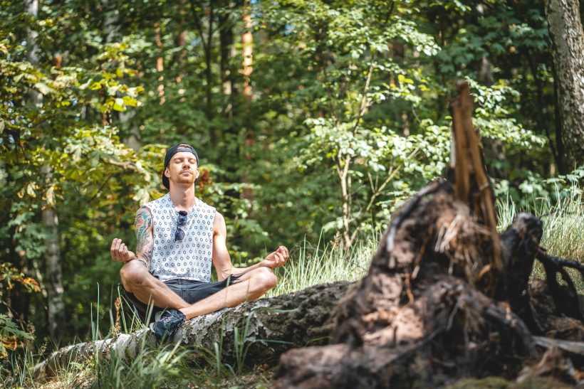 Grâce à la méditation, il reste exécrable mais en pleine conscience