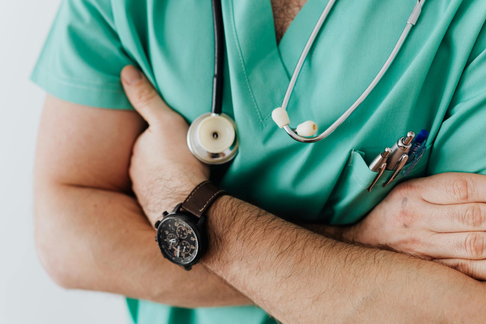 Déserts médicaux : Le gouvernement appelle les malades à “serrer les dents jusqu’à ce que ça passe”