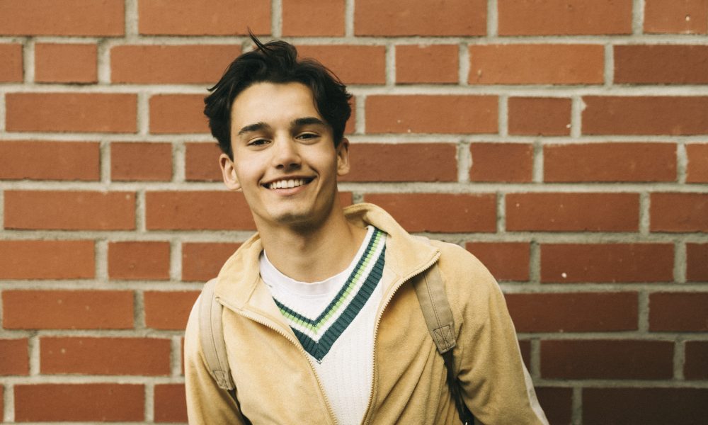 Il utilise le terme “littéralement” pour littéralement tout et n’importe quoi