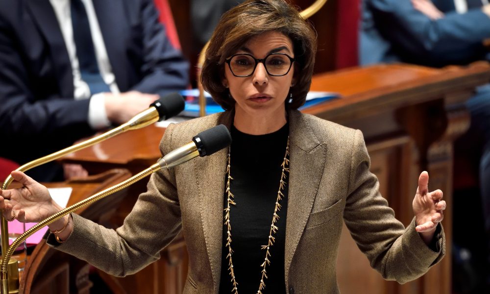 Rachida Dati parvient à s’échapper de son procès dans un coffre à bijoux